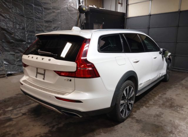 2020 VOLVO V60 CROSS COUNTRY for Sale
