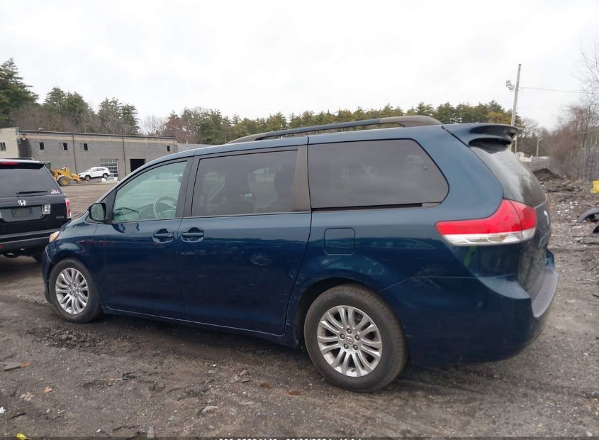 2012 TOYOTA SIENNA for Sale
