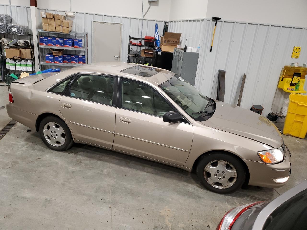 2004 TOYOTA AVALON for Sale