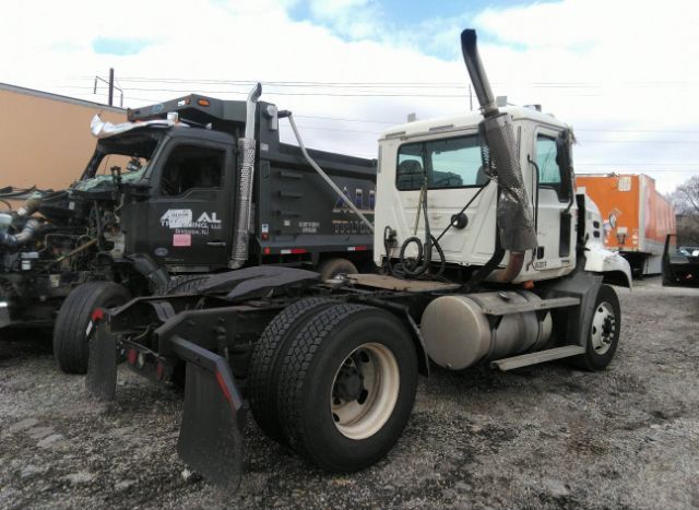 2005 MACK 600 for Sale