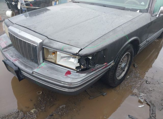 1992 LINCOLN TOWN CAR for Sale