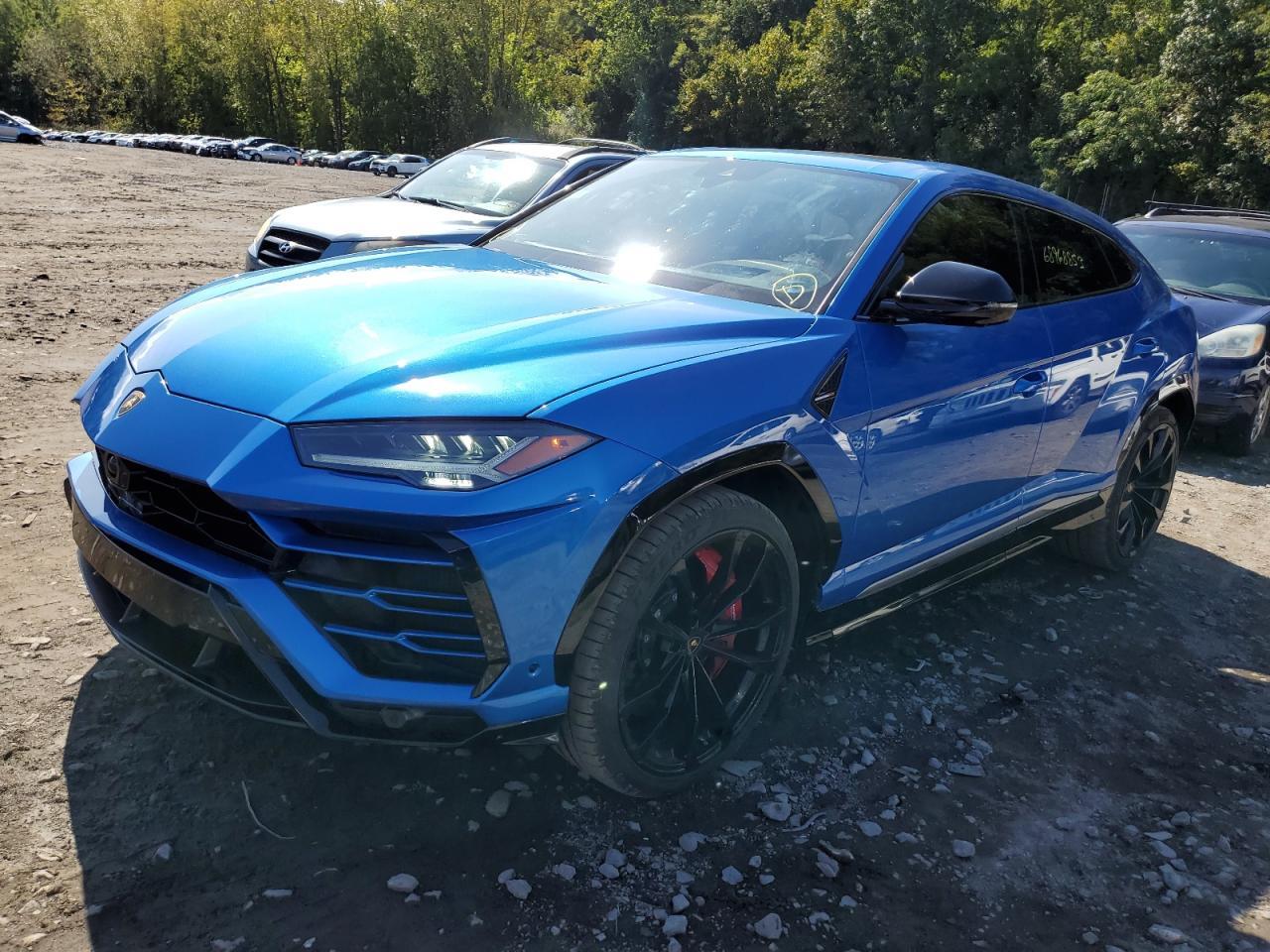 Lamborghini Urus 2020 красный