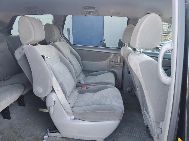 2010 TOYOTA SIENNA LE for Sale