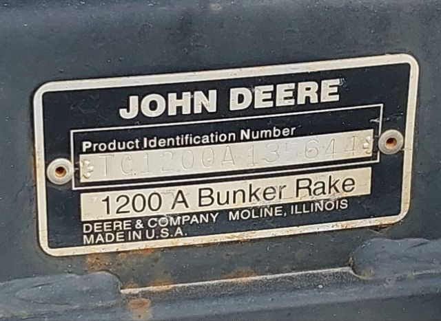 2000 JOHN DEERE BUNKER RAKE for Sale