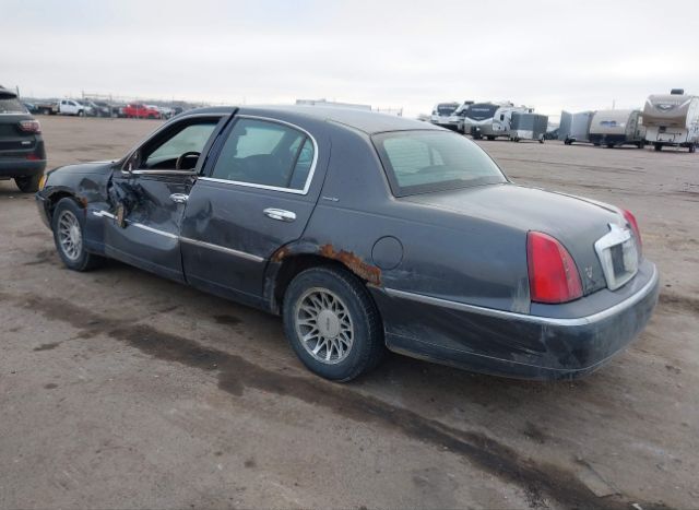 2002 LINCOLN TOWN CAR for Sale