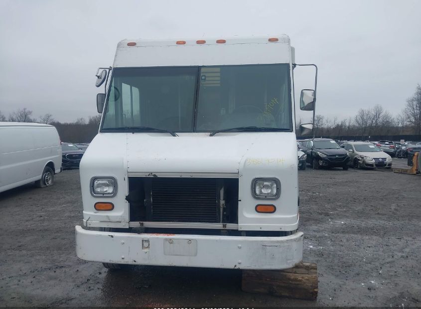 2004 FREIGHTLINER CHASSIS for Sale