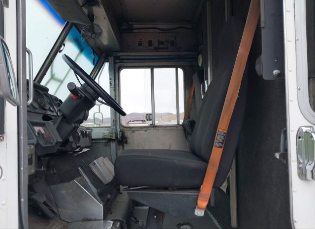 2000 FREIGHTLINER CHASSIS for Sale
