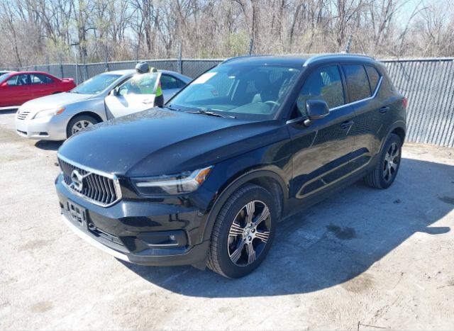 2021 VOLVO XC40 for Sale