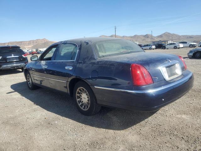 2001 LINCOLN TOWN CAR SIGNATURE for Sale
