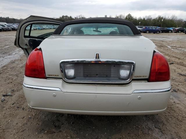 2005 LINCOLN TOWN CAR SIGNATURE LIMITED for Sale