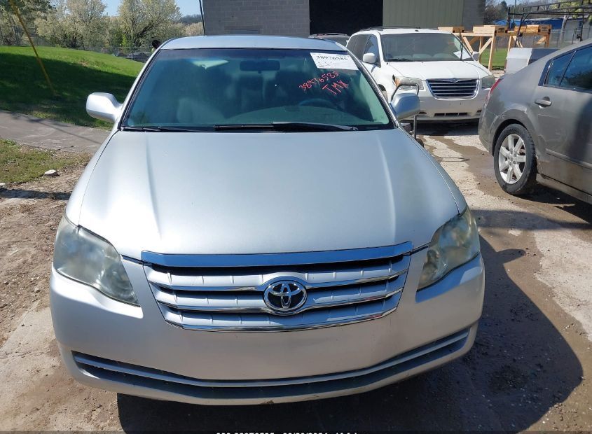 2005 TOYOTA AVALON for Sale