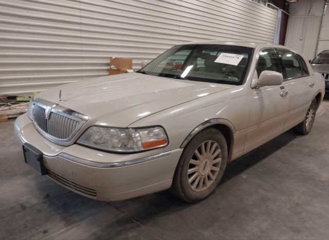 2004 LINCOLN TOWN CAR for Sale
