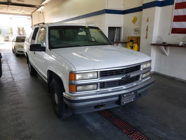 salvage car chevrolet suburban 1997 white for sale in pasco wa online auction 3gnfk16r3vg165499 ridesafely