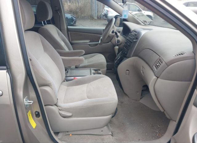 2010 TOYOTA SIENNA for Sale