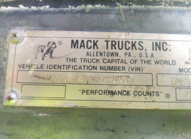 1999 MACK RD690S for Sale