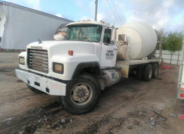 1999 MACK RD690S for Sale