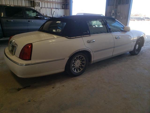 2001 LINCOLN TOWN CAR SIGNATURE for Sale