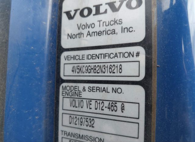 2002 VOLVO VHD for Sale