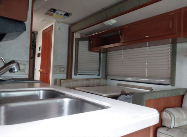 2003 BOUNDER MOTORHOME CHASSIS for Sale