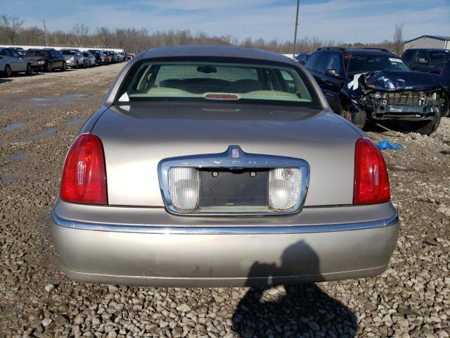 2000 LINCOLN TOWN CAR SIGNATURE for Sale