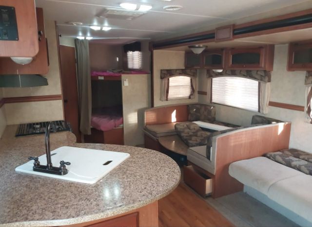2013 COLEMAN EXPEDITION 262BH for Sale