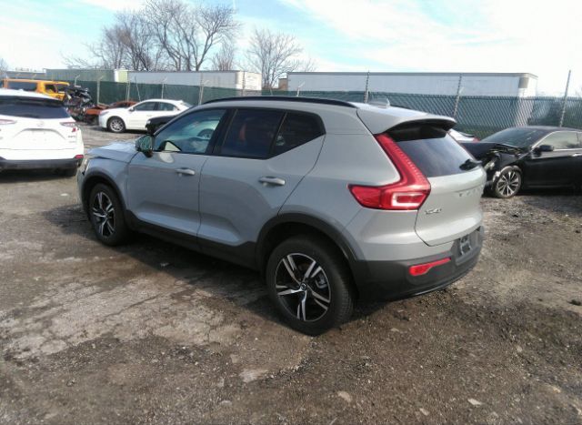 2024 VOLVO XC40 for Sale