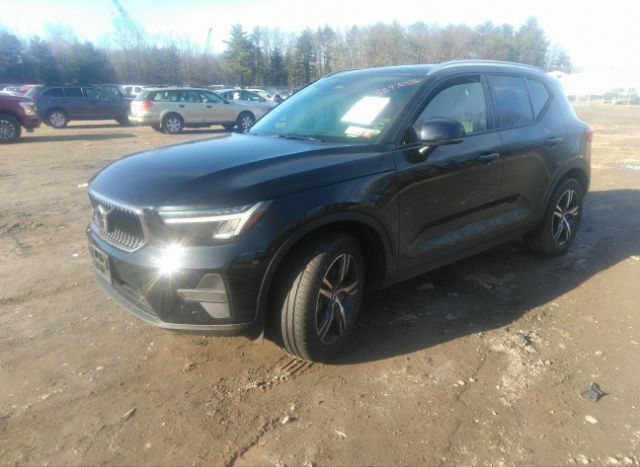 2023 VOLVO XC40 for Sale