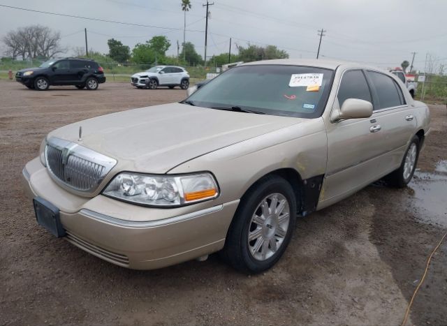 2010 LINCOLN TOWN CAR for Sale