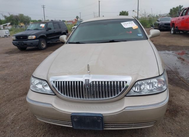 2010 LINCOLN TOWN CAR for Sale