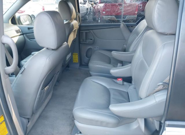 2010 TOYOTA SIENNA for Sale