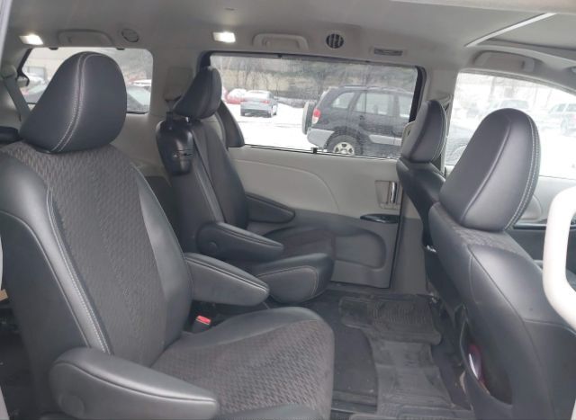 2011 TOYOTA SIENNA for Sale