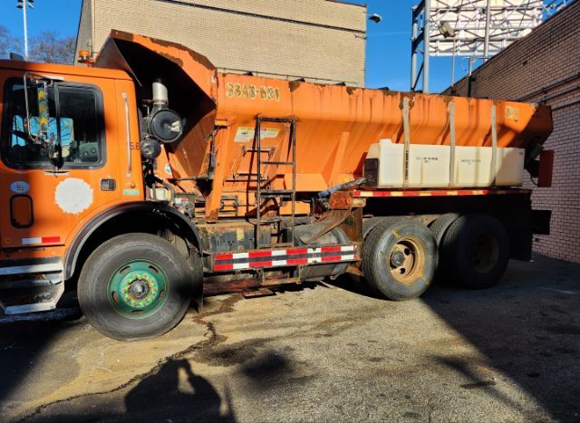 2010 MACK 600 for Sale