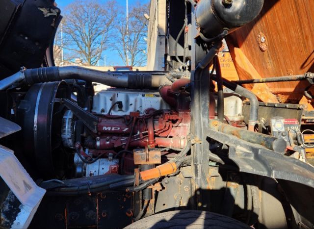 2010 MACK 600 for Sale