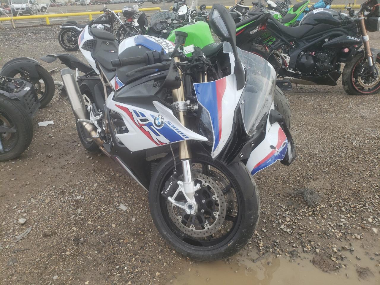 Salvage Kawasaki Ninja 1000 for Sale: Wrecked & Repairable Motorcycle  Auction