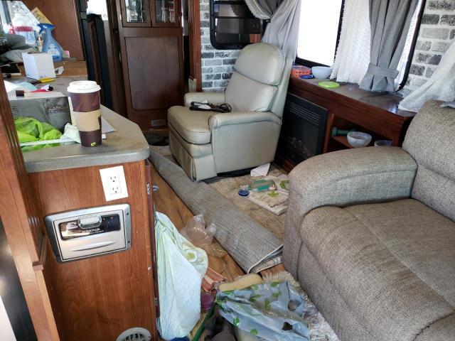 2006 WORKHORSE CUSTOM CHASSIS MOTORHOME CHASSIS W24 for Sale