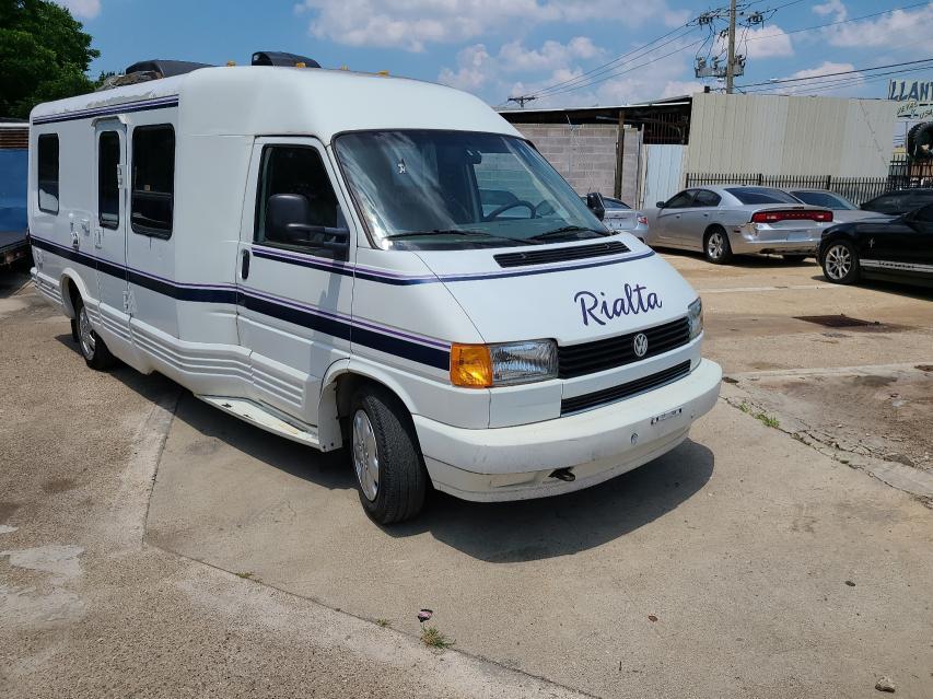 Auction Ended Salvage RV Winnebago Rialta 1995 White is Sold in WILMER TX VIN 1WVAE0703SH001597